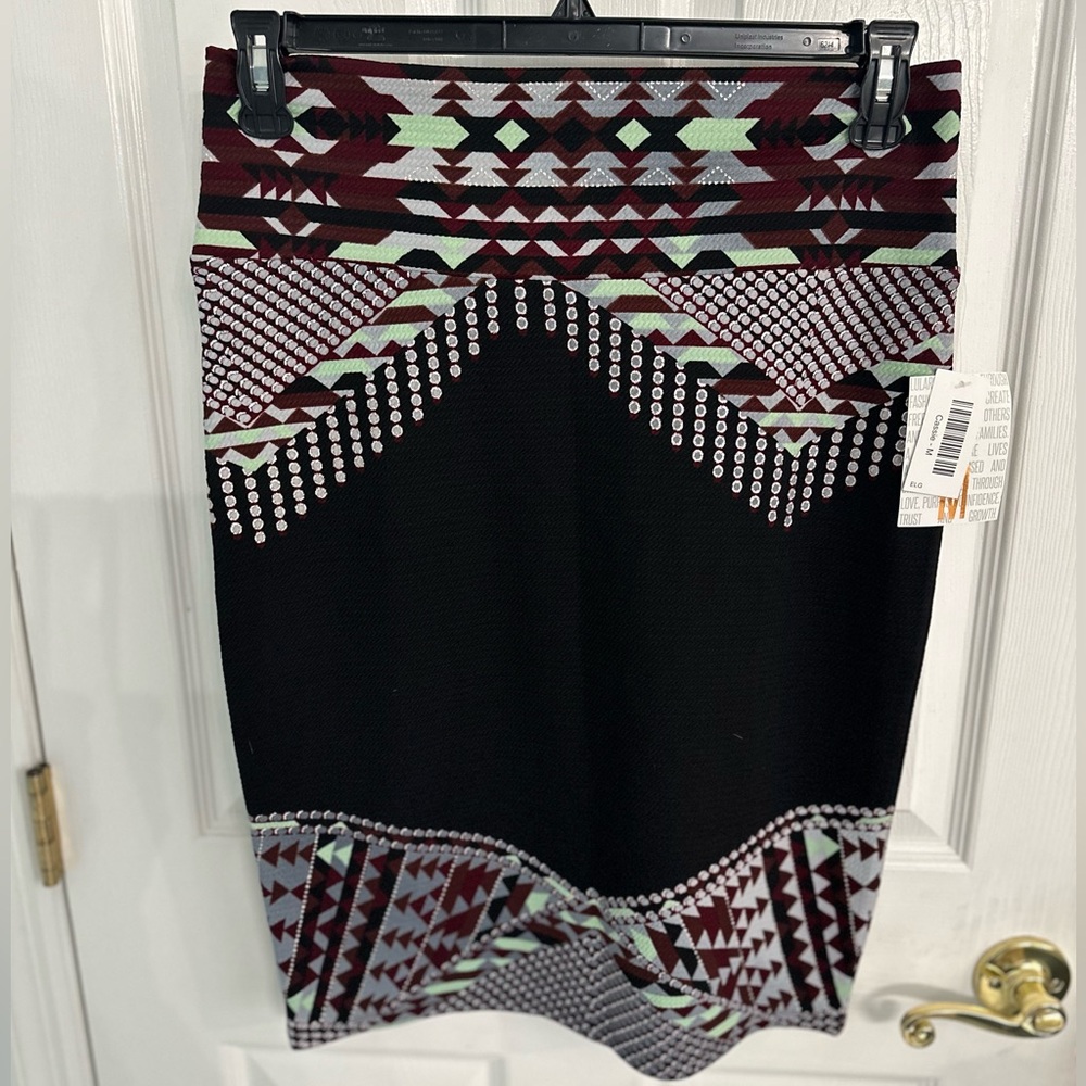 NEW•M•LIMITED EDITION ELEGANT GLAM & UNIQUE PENCIL SKIRT